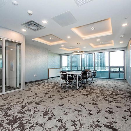 Condo In Parklawn & Lake Shore With Free Parking Close To Airport Toronto Zewnętrze zdjęcie