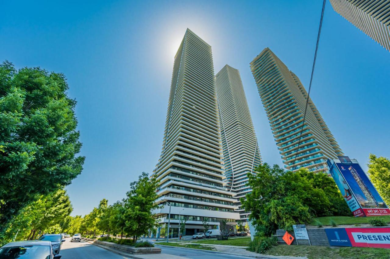 Condo In Parklawn & Lake Shore With Free Parking Close To Airport Toronto Zewnętrze zdjęcie