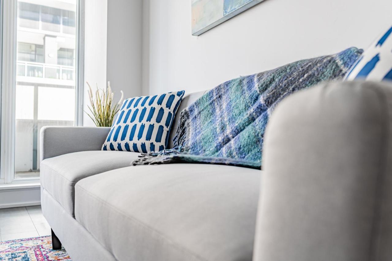Condo In Parklawn & Lake Shore With Free Parking Close To Airport Toronto Zewnętrze zdjęcie