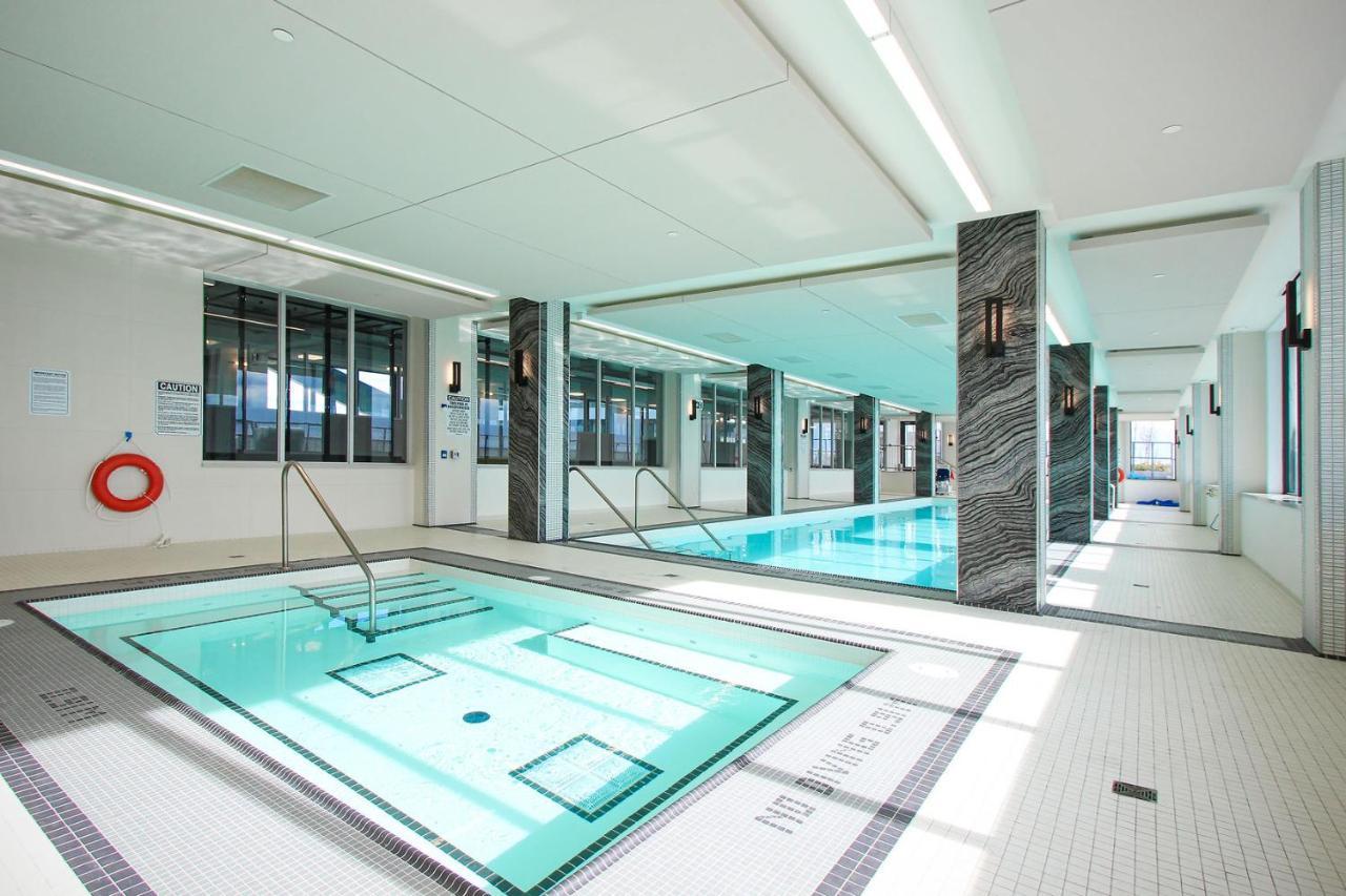 Condo In Parklawn & Lake Shore With Free Parking Close To Airport Toronto Zewnętrze zdjęcie