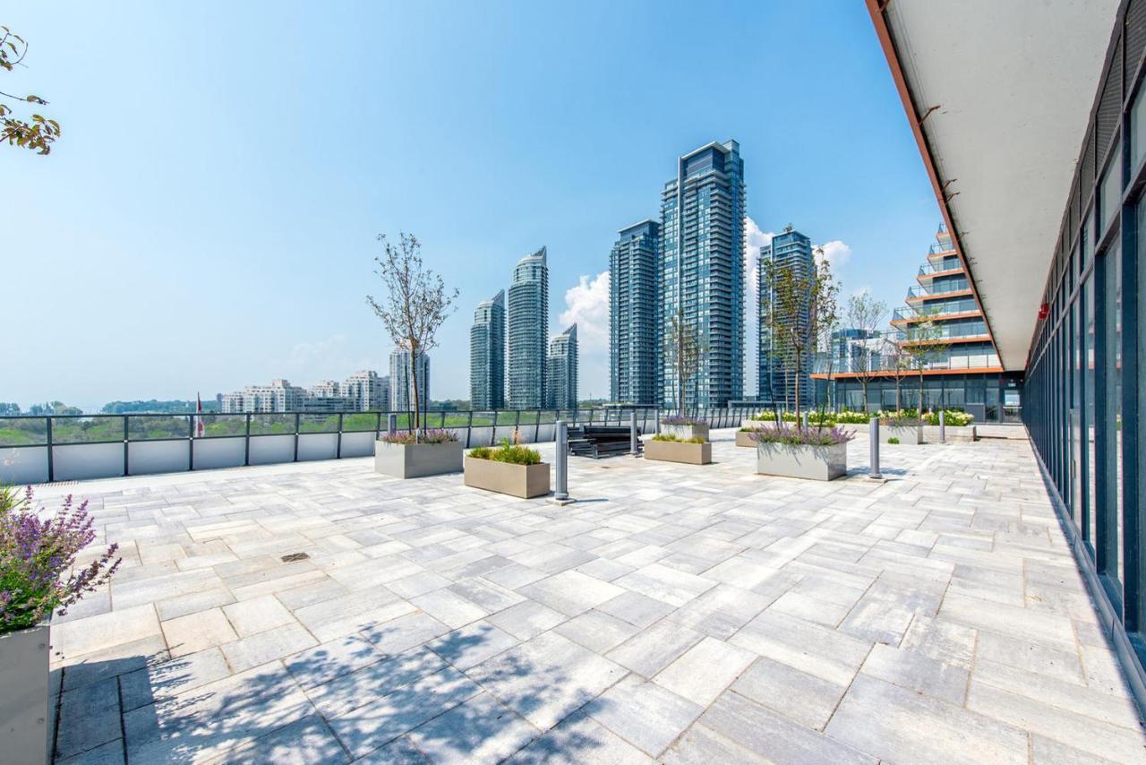 Condo In Parklawn & Lake Shore With Free Parking Close To Airport Toronto Zewnętrze zdjęcie