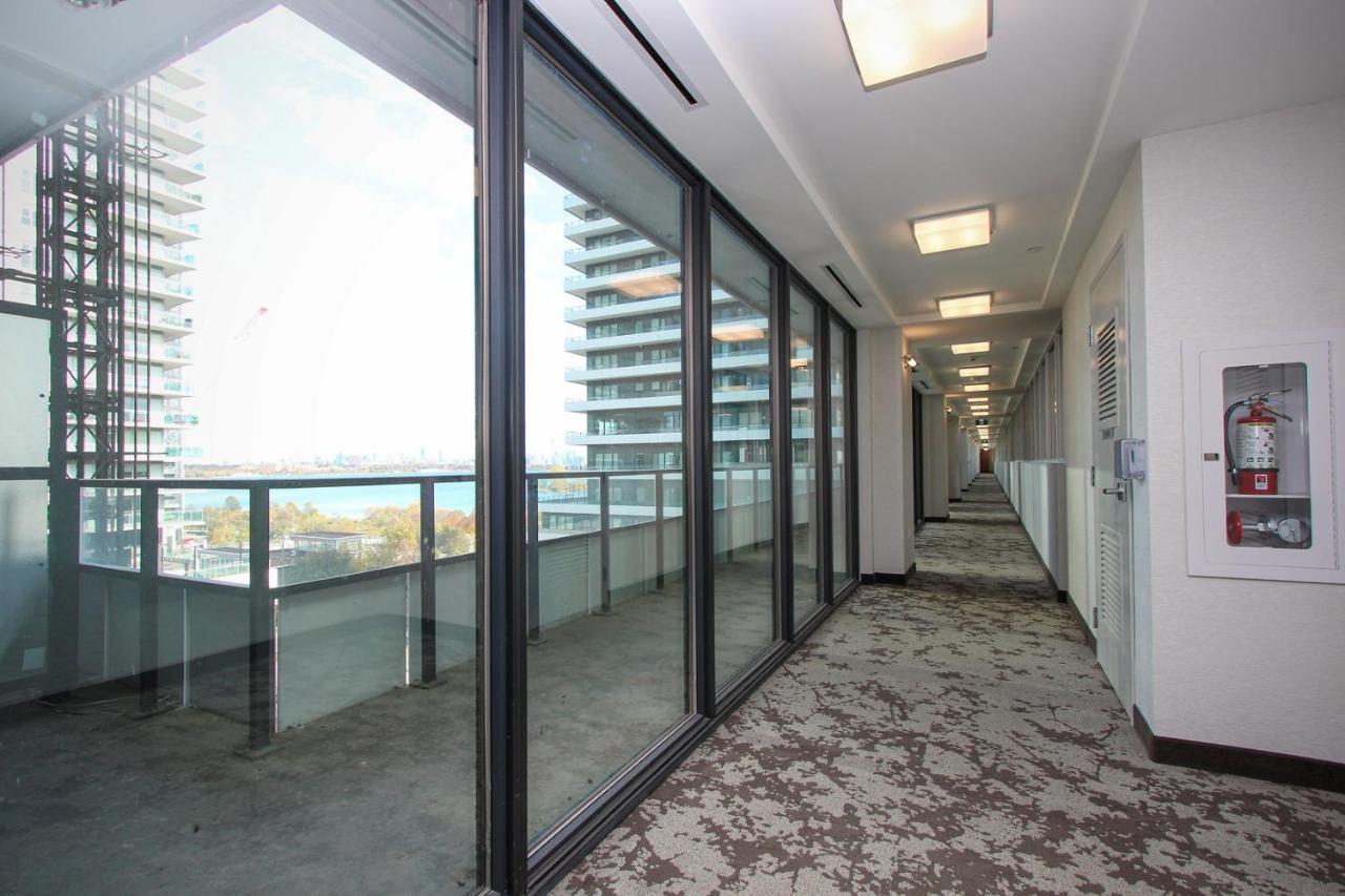 Condo In Parklawn & Lake Shore With Free Parking Close To Airport Toronto Zewnętrze zdjęcie
