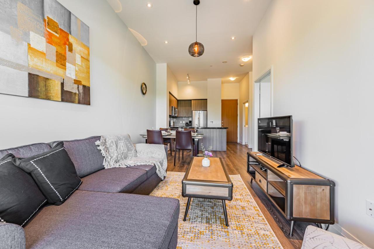 Condo In Parklawn & Lake Shore With Free Parking Close To Airport Toronto Zewnętrze zdjęcie