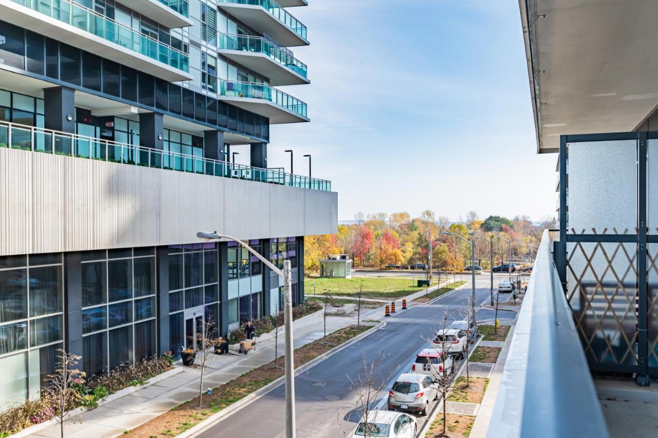 Condo In Parklawn & Lake Shore With Free Parking Close To Airport Toronto Zewnętrze zdjęcie