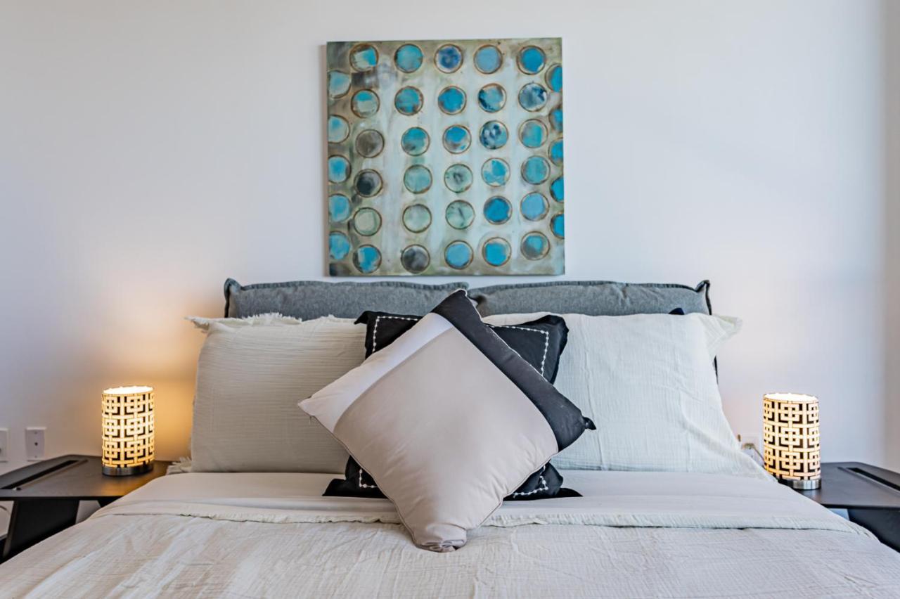 Condo In Parklawn & Lake Shore With Free Parking Close To Airport Toronto Zewnętrze zdjęcie