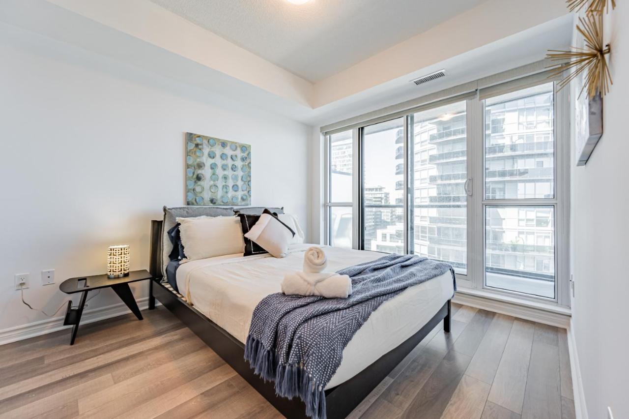 Condo In Parklawn & Lake Shore With Free Parking Close To Airport Toronto Zewnętrze zdjęcie