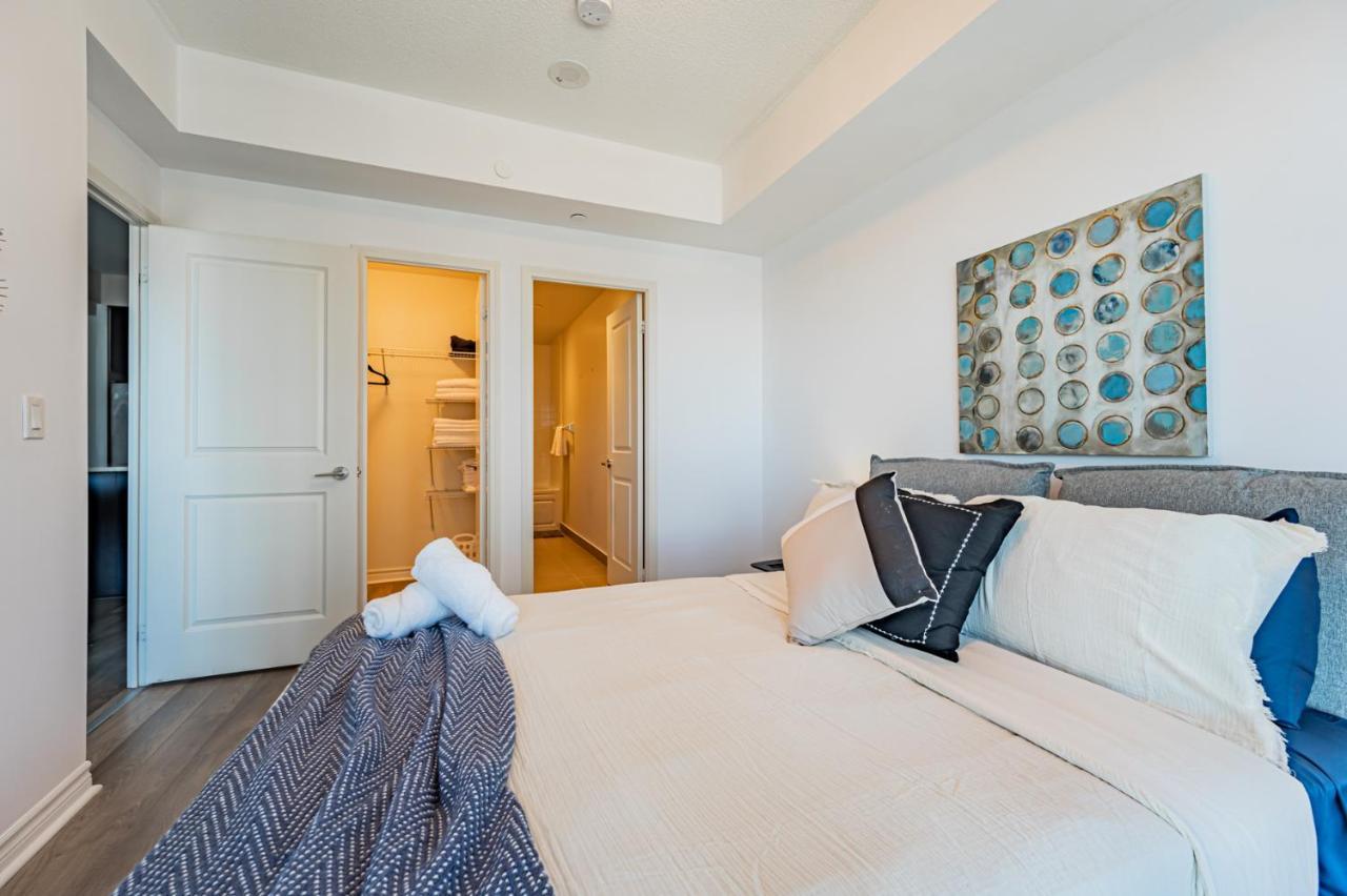 Condo In Parklawn & Lake Shore With Free Parking Close To Airport Toronto Zewnętrze zdjęcie